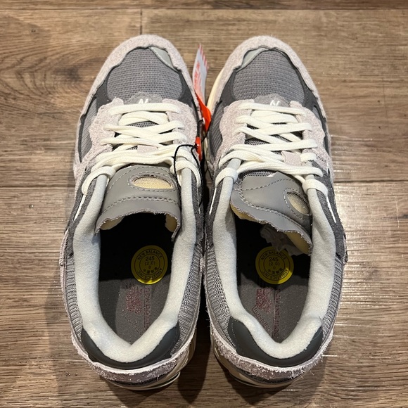 New Balance 2002R Protection Pack - Picture 5 of 9